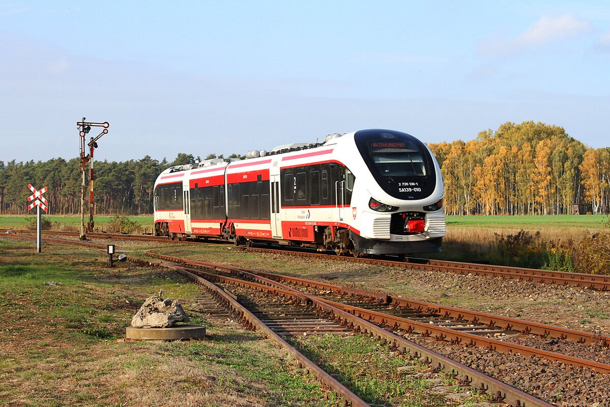 Rozkładowy pociąg na trasie Leszno - Zbąszynek Rozkładowy pociąg na trasie Leszno - Zbąszynek